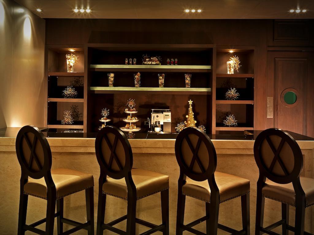 Gulliver'S Tavern Hotel Bangkok Extérieur photo