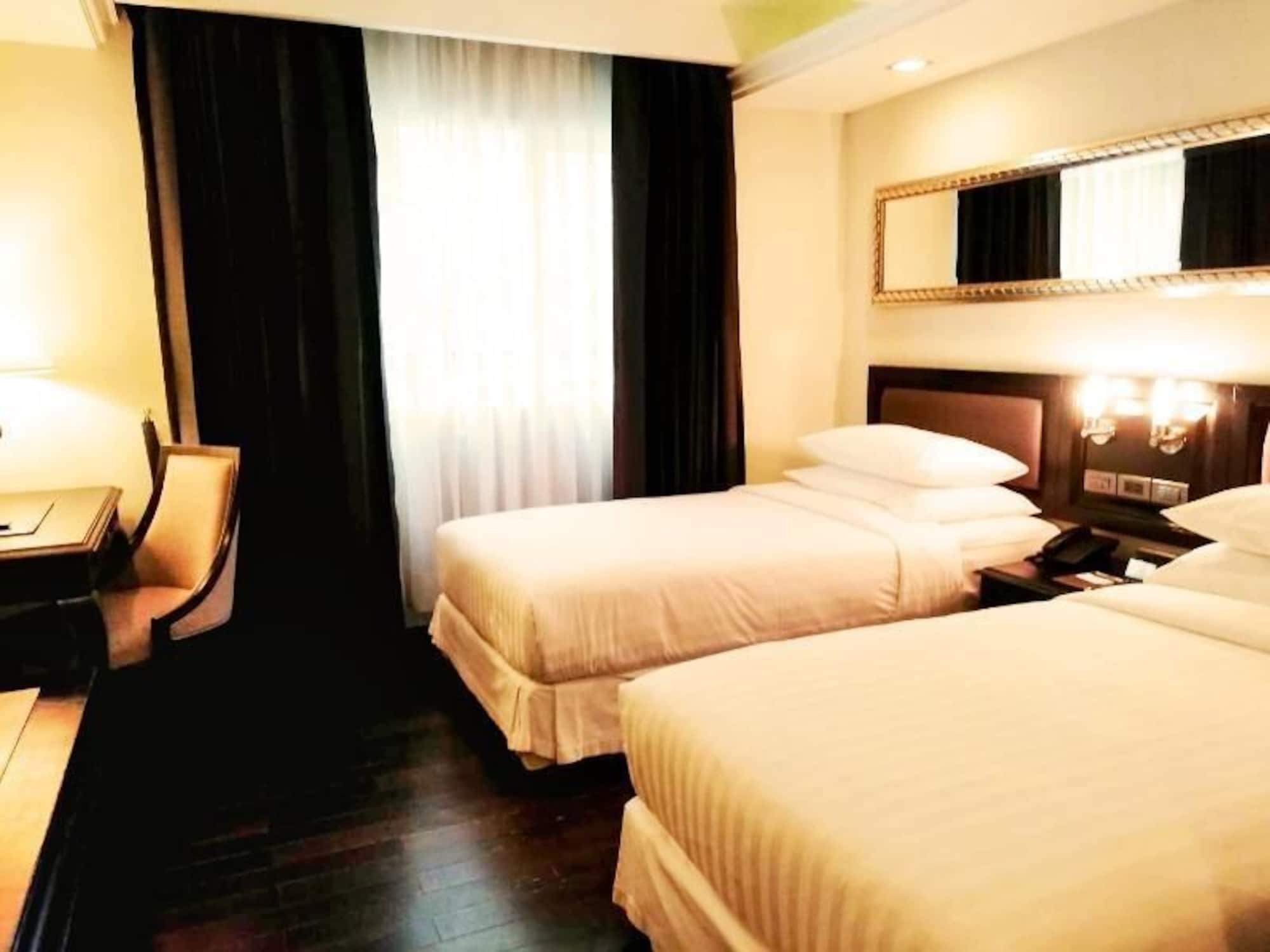 Gulliver'S Tavern Hotel Bangkok Extérieur photo